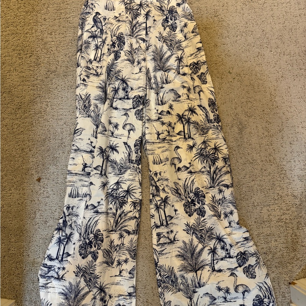 J McLaughlin NWOT Blue and white Printed Pants